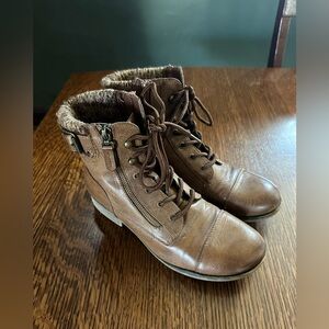 Women’s Brown Lace-Up Ankle Combat Boots (9)
